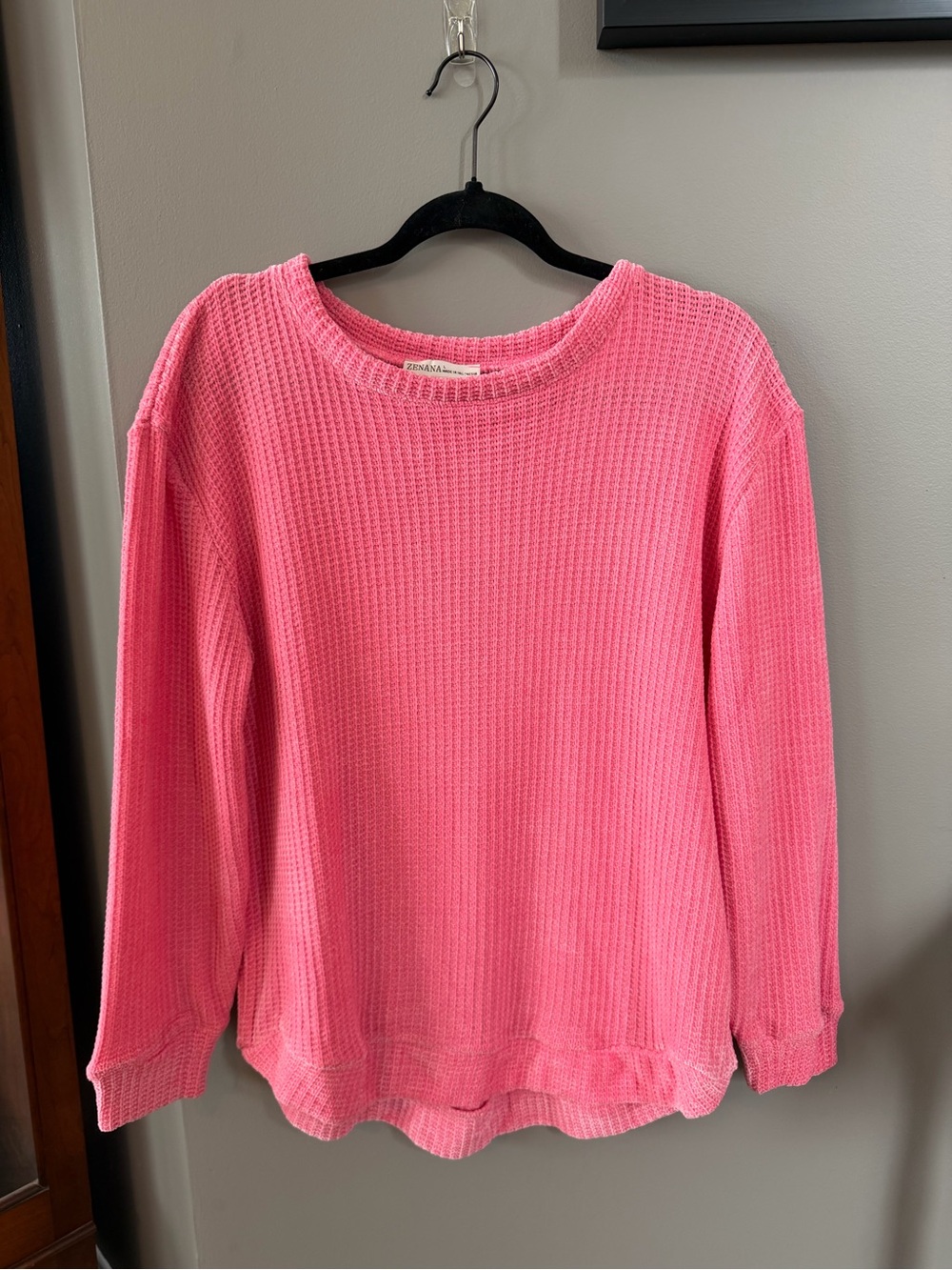 NWT  Zenana Outfitters Bubblegum Pink Waffle Crewneck Sweater. Large